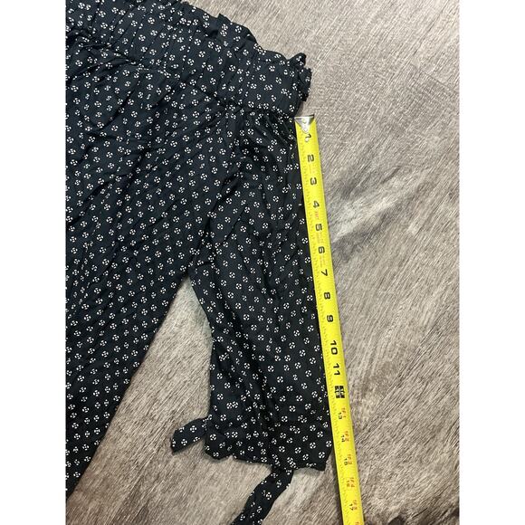 H&M Black Floral Off-Shoulder Smocked Top Women’s Size 16 Lightweight w Ties - Picture 6 of 6